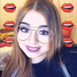 Meet your Posher, Paola